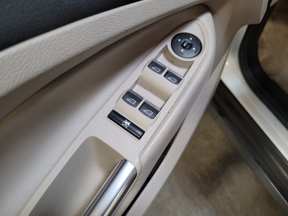 2015 Ford C-MAX in Montclair, CA 91763 - 18111286 27