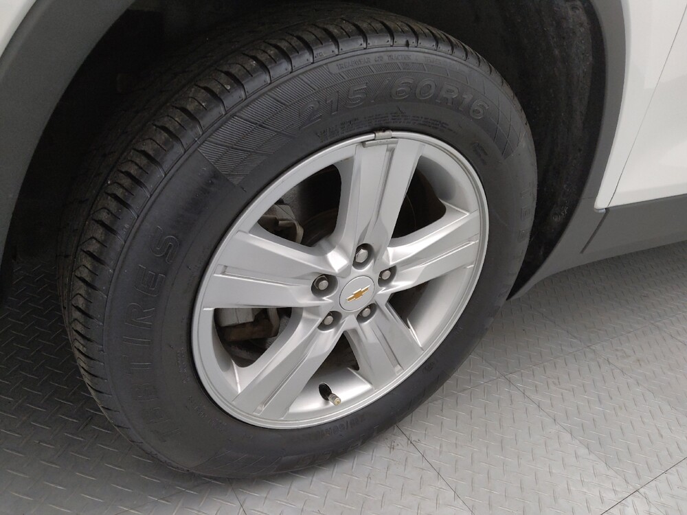 2020 Chevrolet Trax in Independence, MO 64055 - 18111295 31