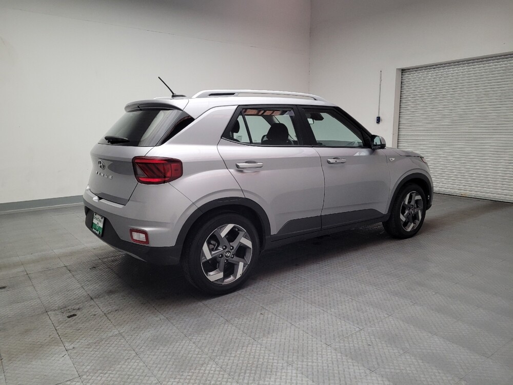 2025 Hyundai Venue in Torrance, CA 90504 - 18111314 10