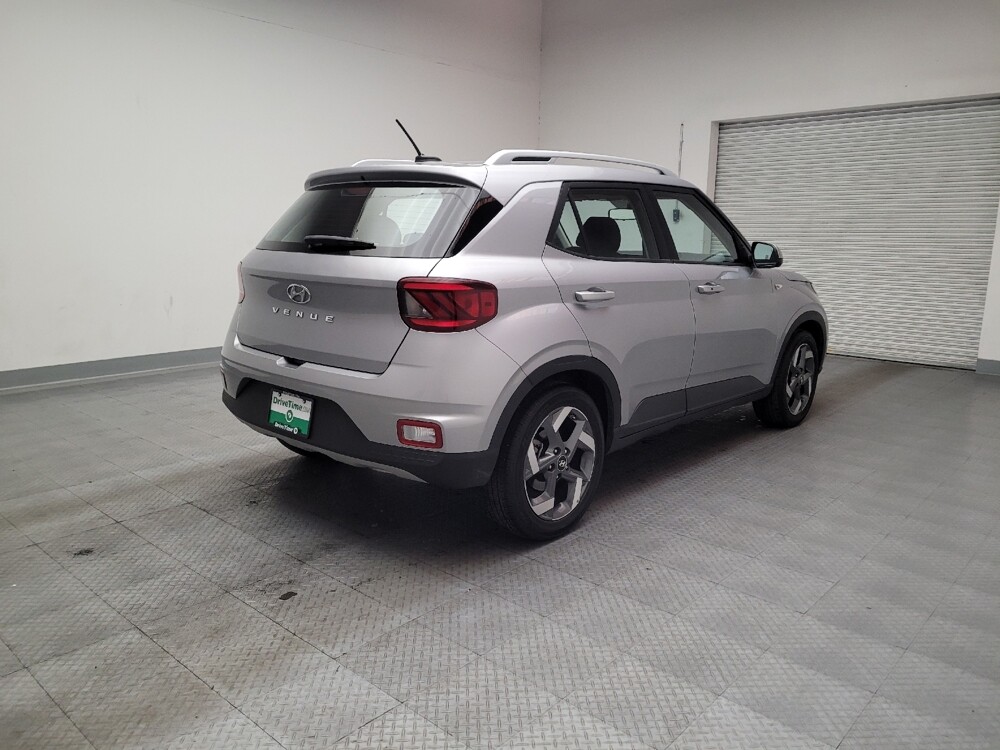 2025 Hyundai Venue in Torrance, CA 90504 - 18111314 9