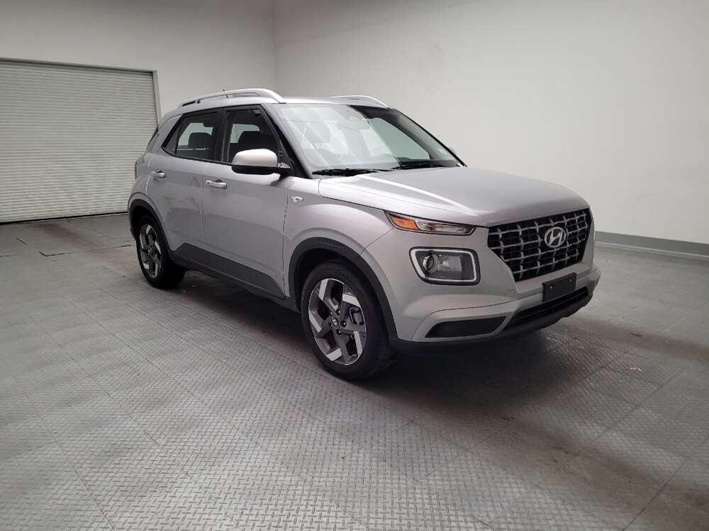 2025 Hyundai Venue in Torrance, CA 90504 - 18111314 13