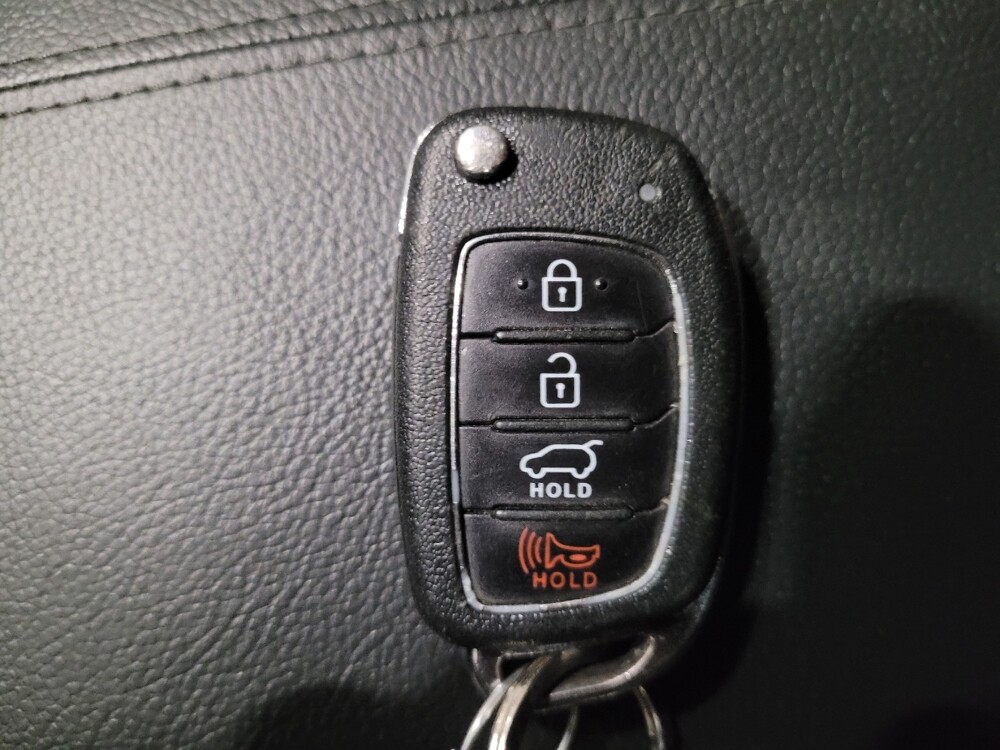 2018 Hyundai Santa Fe in Pittsburgh, PA 15237 - 18111323 32