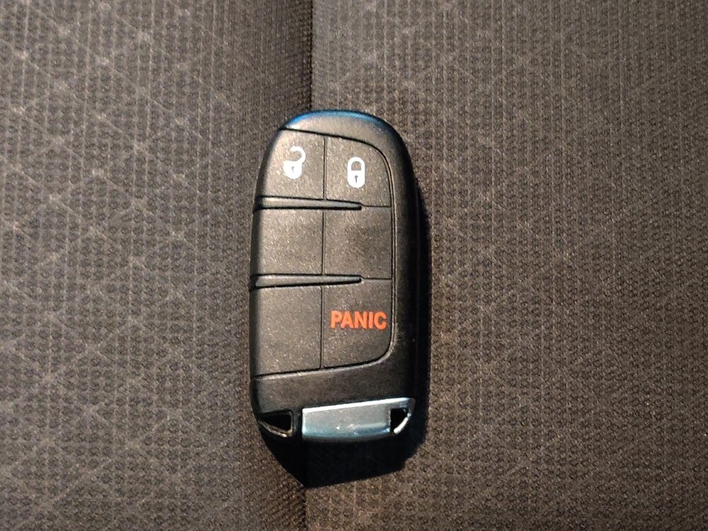 2018 Jeep Grand Cherokee in Columbia, SC 29210 - 18111328 32