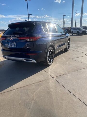 2024 Mitsubishi Outlander in Winslow, AZ 86046 - 18111345 6