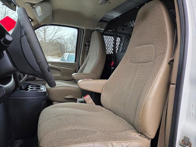 2011 Chevrolet Express 2500 in Blauvelt, NY 10913 - 18111349 12