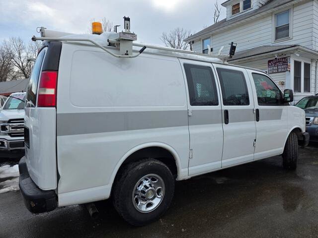 2011 Chevrolet Express 2500 in Blauvelt, NY 10913 - 18111349 8