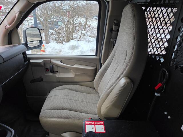 2011 Chevrolet Express 2500 in Blauvelt, NY 10913 - 18111349 25