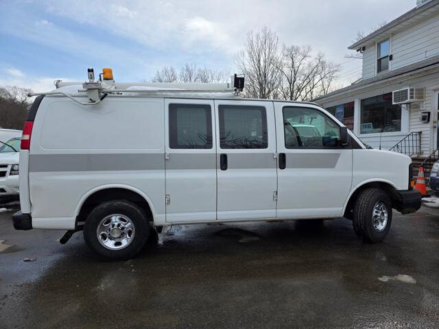 2011 Chevrolet Express 2500 in Blauvelt, NY 10913 - 18111349 9