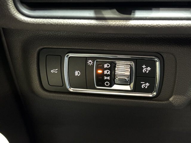 2022 Lincoln Corsair in Burlington, WI 53105 - 18111350 32