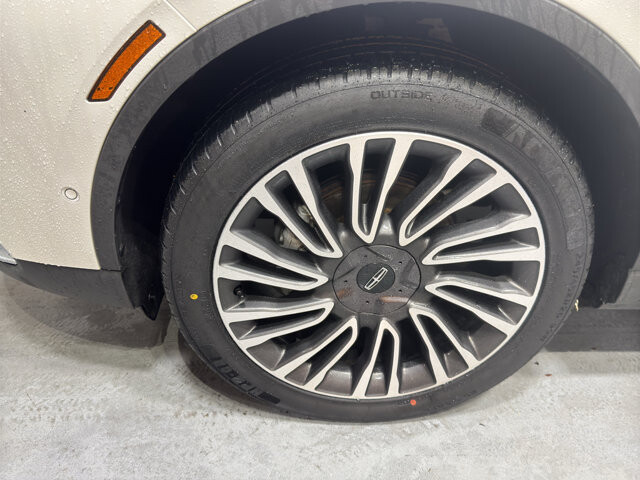 2022 Lincoln Corsair in Burlington, WI 53105 - 18111350 9