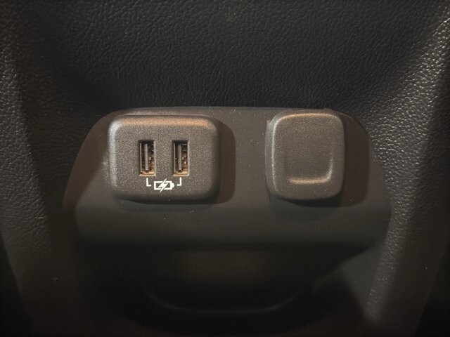 2022 GMC Canyon in Burlington, WI 53105 - 18111353 13