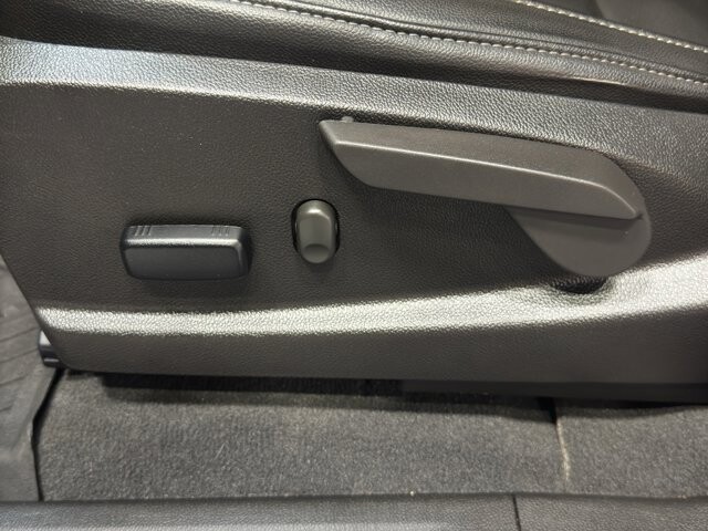 2022 GMC Canyon in Burlington, WI 53105 - 18111353 16