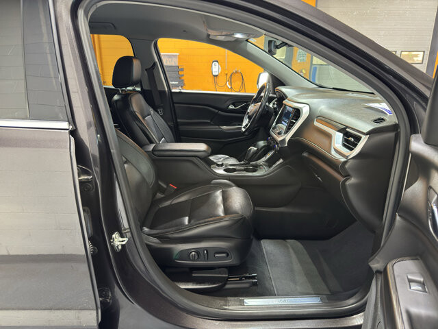 2018 GMC Acadia in Burlington, WI 53105 - 18111355 19