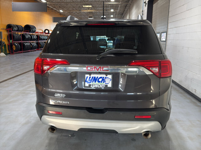 2018 GMC Acadia in Burlington, WI 53105 - 18111355 4