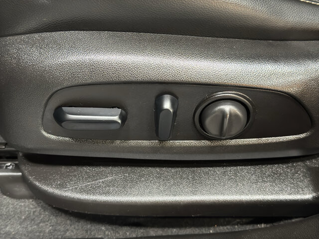 2018 GMC Acadia in Burlington, WI 53105 - 18111355 16