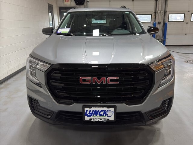 2024 GMC Terrain in Burlington, WI 53105 - 18111356 8