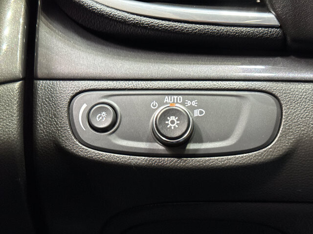 2022 Buick Encore in Burlington, WI 53105 - 18111359 32