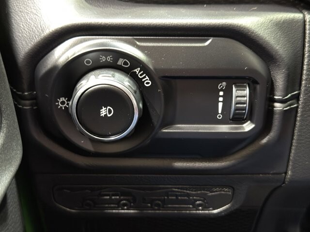 2025 Jeep Wrangler in Burlington, WI 53105 - 18111361 32