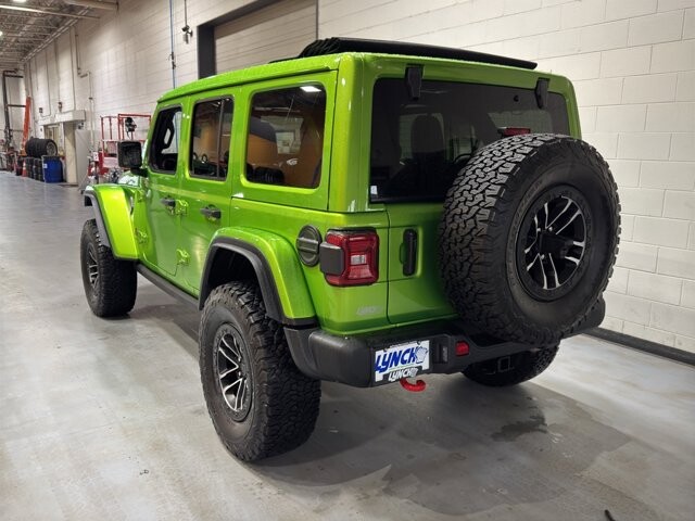 2025 Jeep Wrangler in Burlington, WI 53105 - 18111361 3