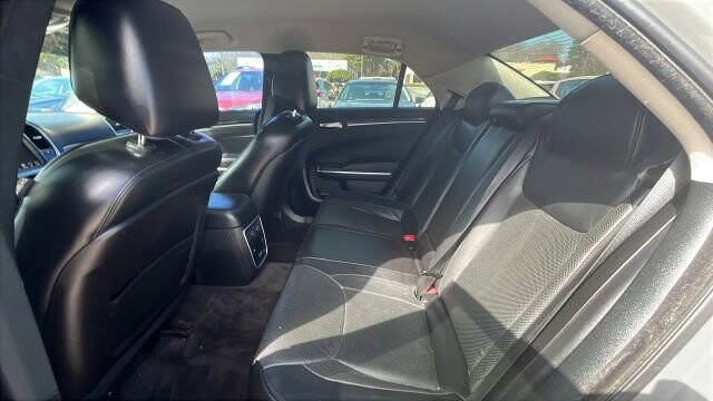 2018 Chrysler 300 in Greenville, SC 29607 - 18111366 28