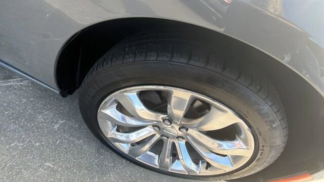 2018 Chrysler 300 in Greenville, SC 29607 - 18111366 9