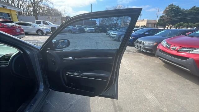 2018 Chrysler 300 in Greenville, SC 29607 - 18111366 13