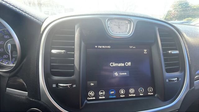 2018 Chrysler 300 in Greenville, SC 29607 - 18111366 41