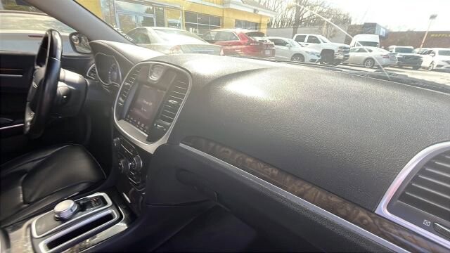 2018 Chrysler 300 in Greenville, SC 29607 - 18111366 17