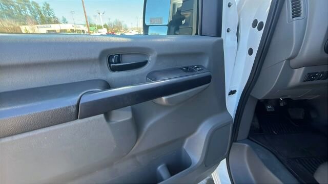 2017 Nissan NV in Greenville, SC 29607 - 18111367 33