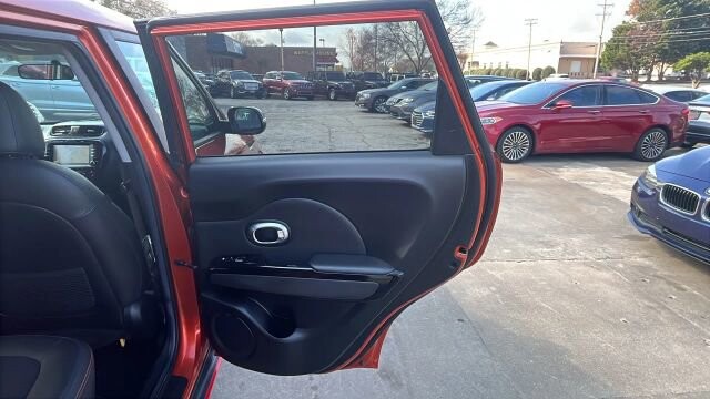 2018 Kia Soul in Greenville, SC 29607 - 18111368 24