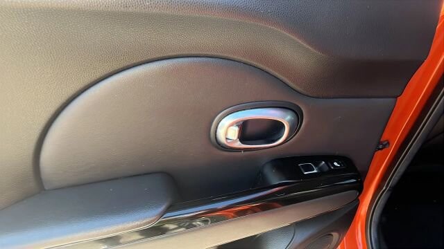 2018 Kia Soul in Greenville, SC 29607 - 18111368 35