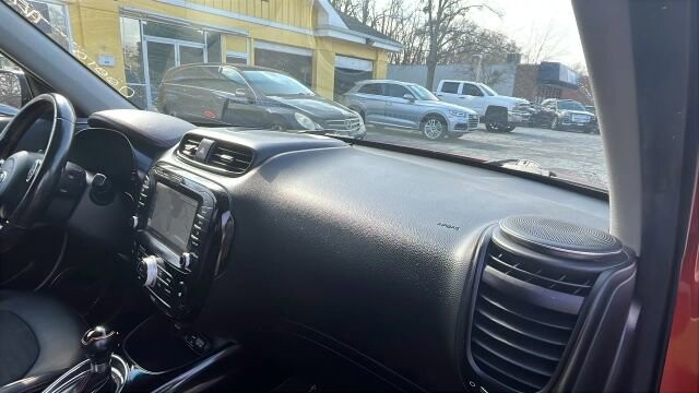 2018 Kia Soul in Greenville, SC 29607 - 18111368 21