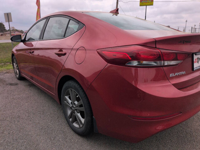 2017 Hyundai Elantra in North Little Rock, AR 72117-1620 - 18111372 3