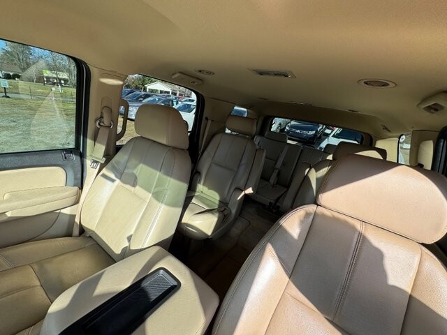 2007 Chevrolet Tahoe in Flowery Branch, GA 30542 - 18111395 11