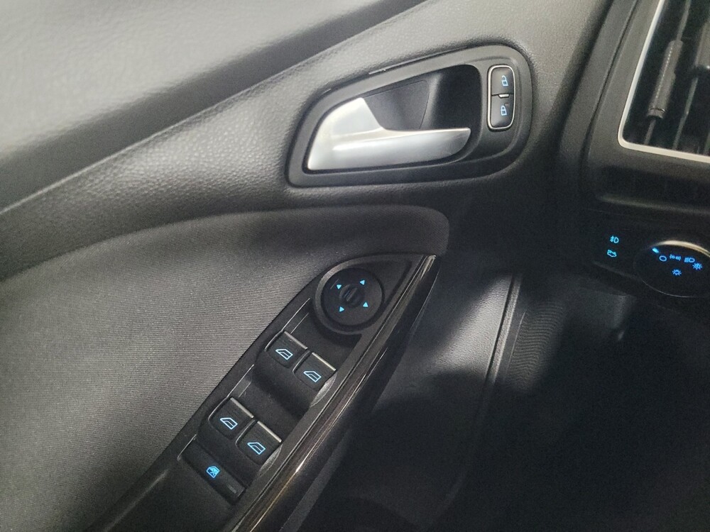 2016 Ford Focus in Union City, GA 30291 - 18111435 27
