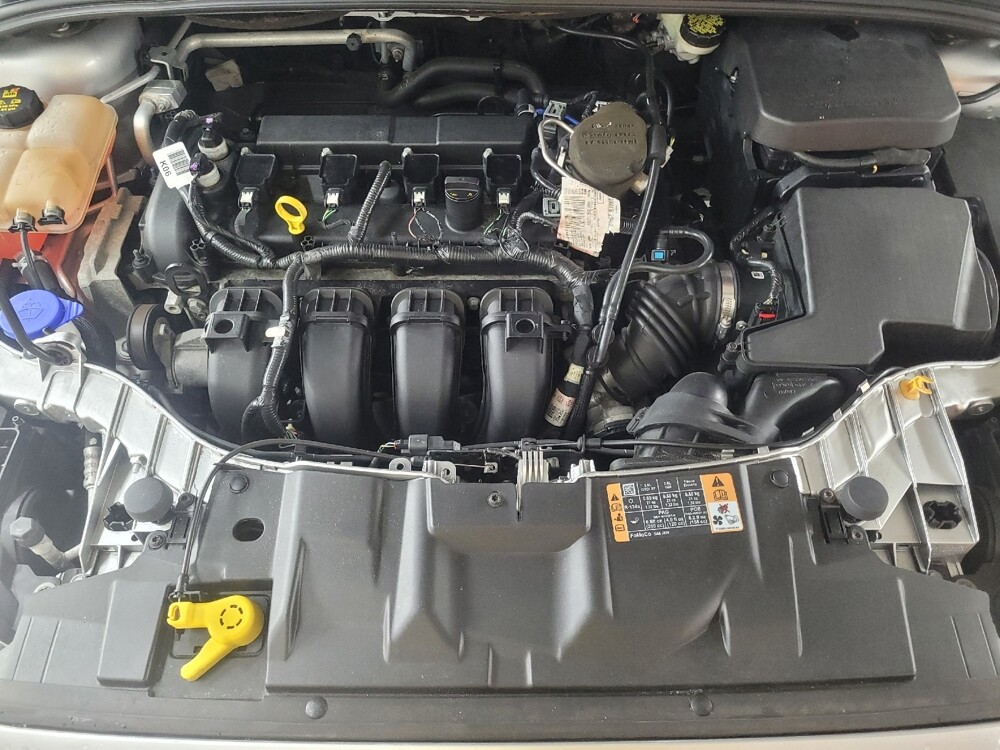 2016 Ford Focus in Union City, GA 30291 - 18111435 30