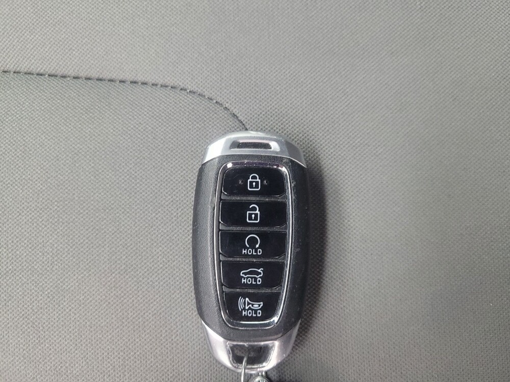 2023 Hyundai Elantra in Highland, IN 46322 - 18111450 32