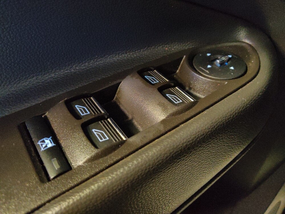 2018 Ford Escape in Glendale, AZ 85301 - 18111452 27