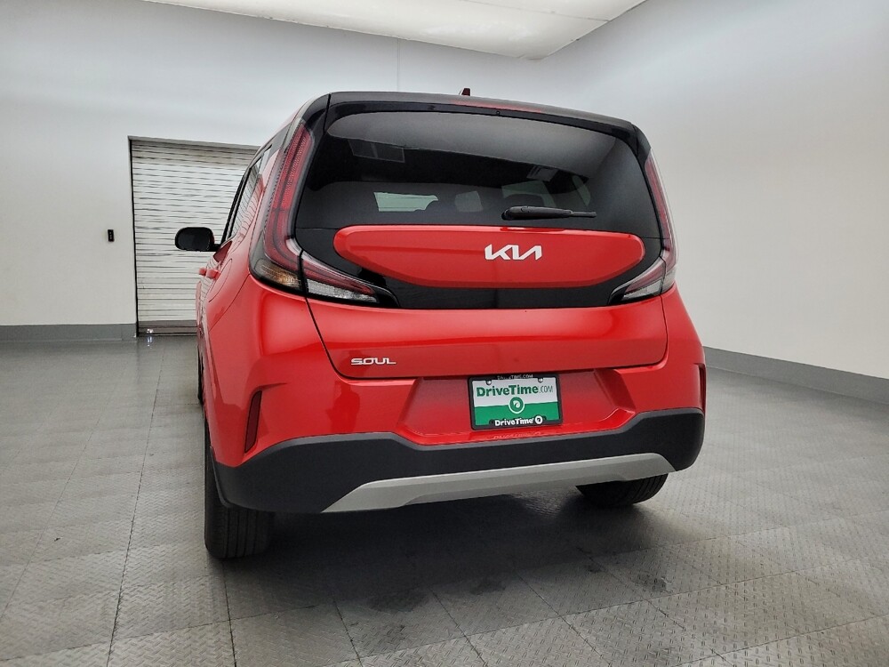 2023 Kia Soul in Glendale, AZ 85301 - 18111456 6