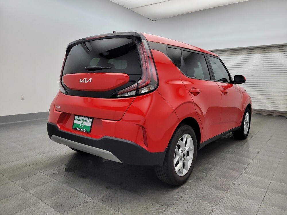 2023 Kia Soul in Glendale, AZ 85301 - 18111456 9