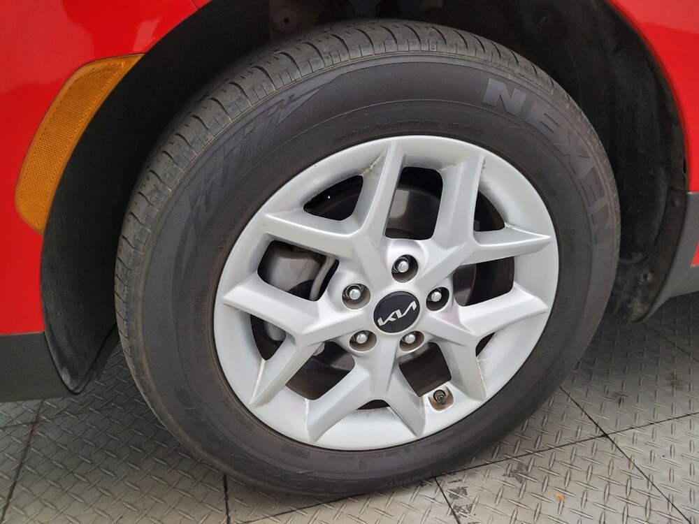 2023 Kia Soul in Glendale, AZ 85301 - 18111456 31