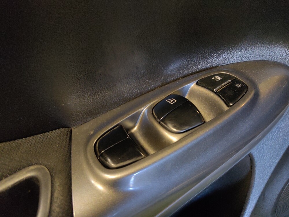 2016 Nissan Juke in Phoenix, AZ 85015 - 18111461 27