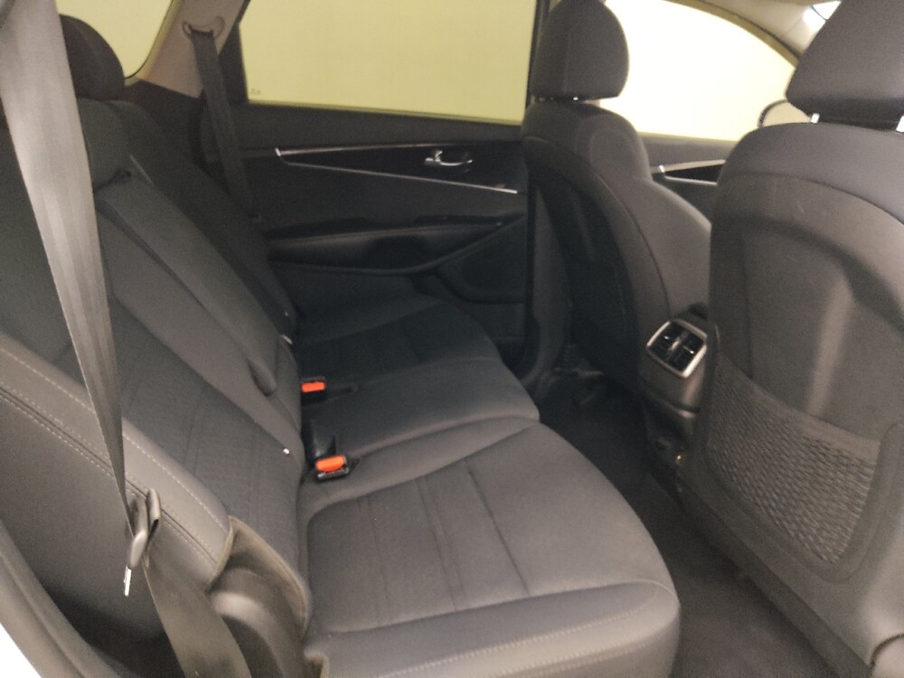 2019 Kia Sorento in Bradenton, FL 34207 - 18111473 19