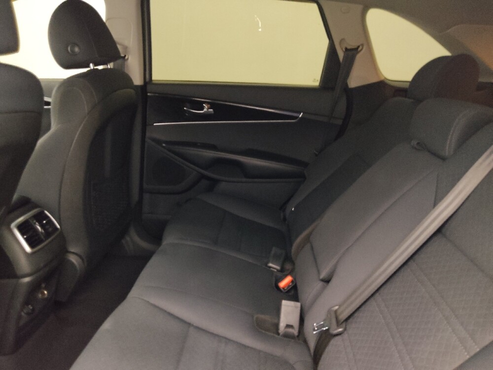 2019 Kia Sorento in Bradenton, FL 34207 - 18111473 18