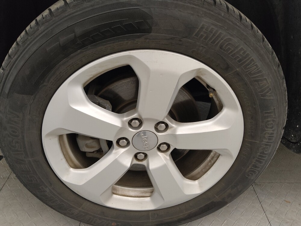 2018 Jeep Compass in Tampa, FL 33612 - 18111477 31