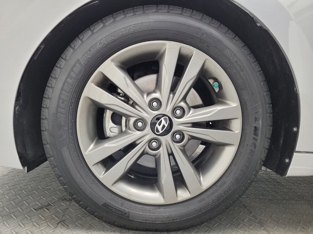 2017 Hyundai Elantra in Las Vegas, NV 89104 - 18111481 31