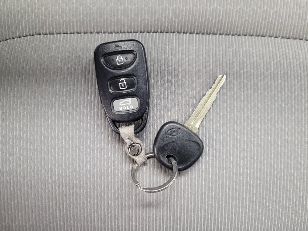 2017 Hyundai Elantra in Las Vegas, NV 89104 - 18111481 32