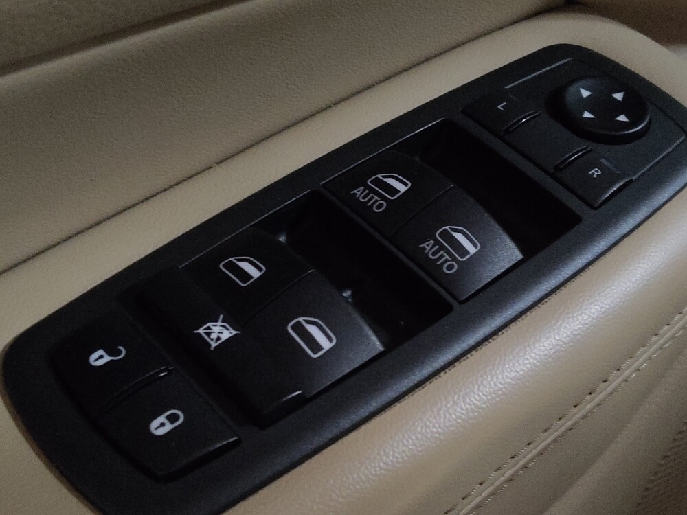 2020 Jeep Grand Cherokee in Hialeah, FL 33014 - 18111512 27