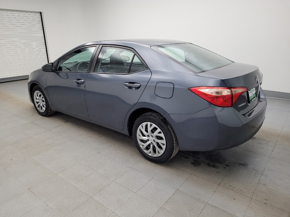 2018 Toyota Corolla in Cincinnati, OH 45255 - 18111541 3