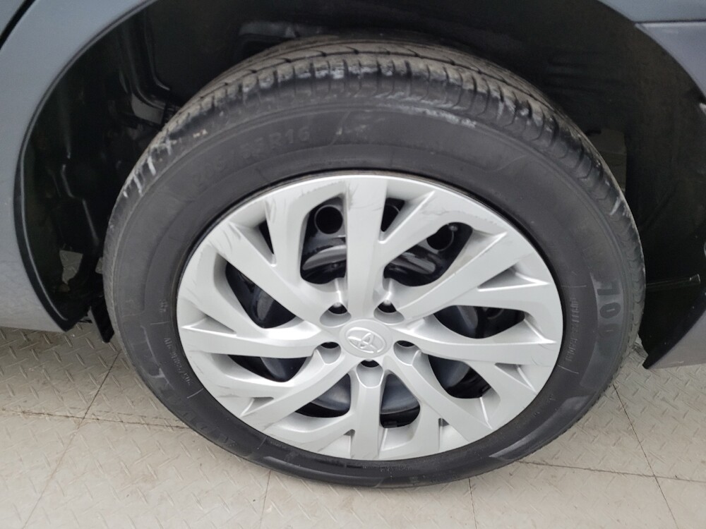 2018 Toyota Corolla in Cincinnati, OH 45255 - 18111541 31